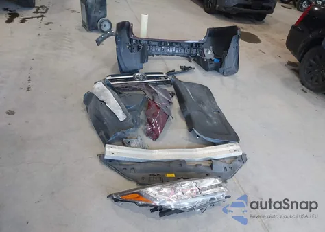 2018 Toyota Highlander Xle z USA, uszkodzony, nr VIN 5TDJZRFH1JS848270